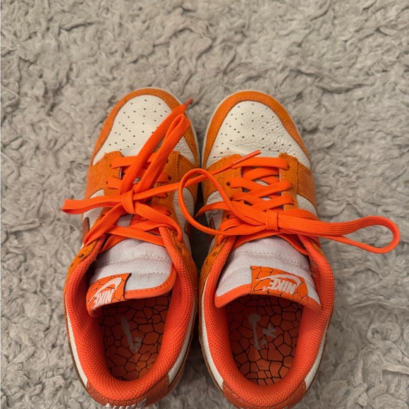 Nike Dunks Orange and White Sneakers Women’s Size 7 (Syracuse, Clemson, Auburn) - Picture 5 of 6